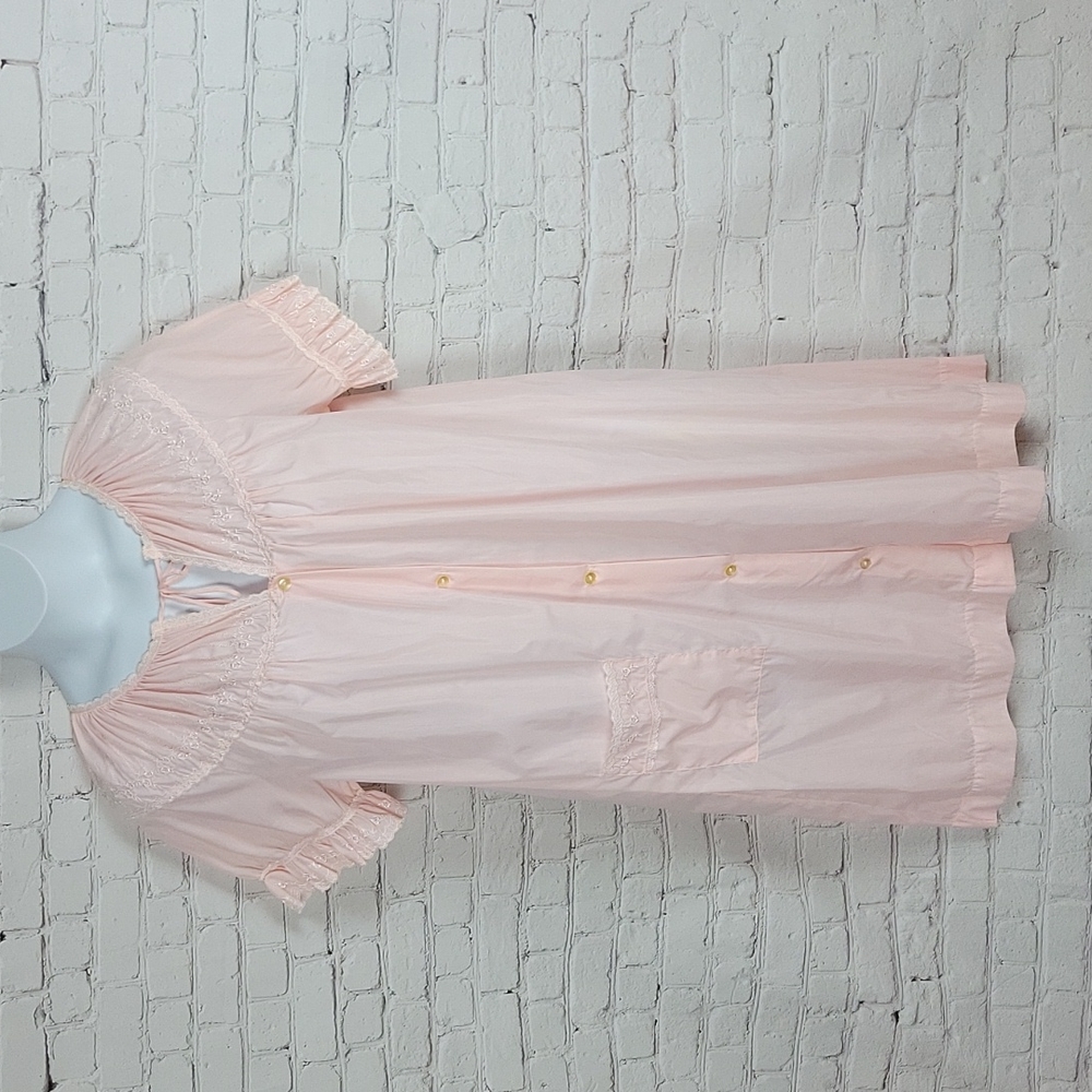 Komar - Vintage Pink Embroidered House Dress 💘